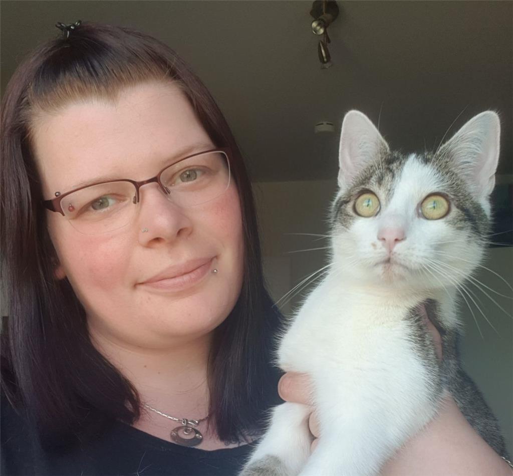 Kater Klemmi ist das neuste Mitglied im Rudel von Katzenmama Svea Strate.