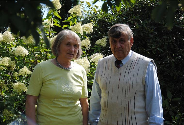Erster Kontakt beim Erntefest Katharina und Gerhard Benke aus Wiersdorf feiern ihre goldene Hochzeit.
