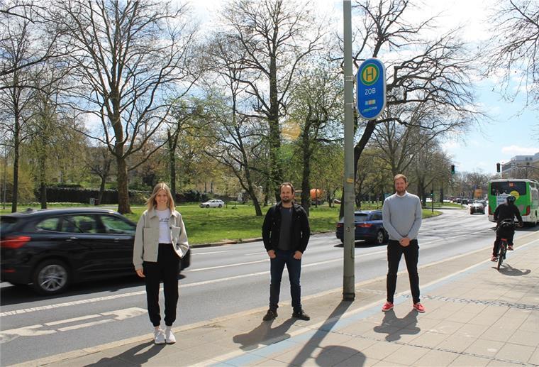 Bremerhavens Verkehr 1:1 als Simulation nachgebaut Katrin Frohoff-Hülsmann, Moritz Kersting und Dr. Jan Schlüter beschäftigen sich mit Mobilität und haben für Simulationen eine digitale Version von Bremerhaven erbaut.