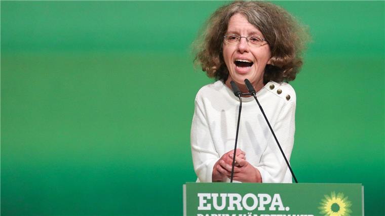 Niedersachsens und Bremens Kandidaten für die Europawahl  Katrin Langensiepen spricht auf der 43. Bundesdelegiertenkonferenz von Bündnis 90/Die Grünen.
