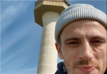 Kauft Fynn Kliemann bald auch den früheren Tower des Flugplatzes bei Rotenburg? „Bock auf das Teil“ hat er schon.