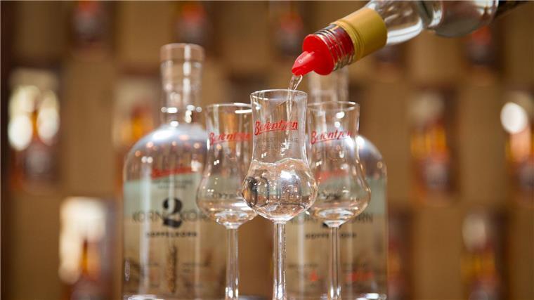 Schwaches Halbjahr - Berentzen senkt Prognose Kaufzurückhaltung beim Alkohol macht Berentzen zu schaffen. (Archivfoto)