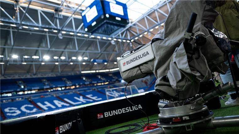 Medien: Niederländer van Wonderen wird neuer Schalke-Trainer Kees van Wonderen soll angeblich neuer Schalke-Trainer werden.