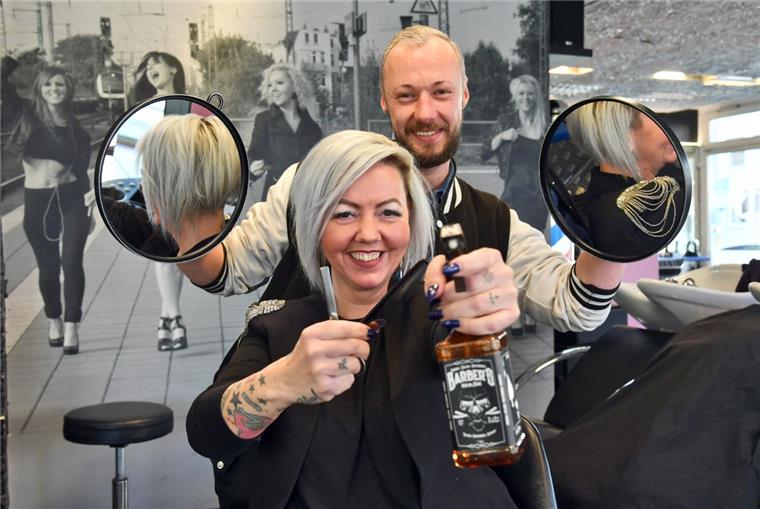 Bremerhaven: Friseure verzweifelt gesucht Kein neuer Geselle in Sicht: Nicole Bagci von der „Station 6“ sucht seit über einem Jahr erfolglos.