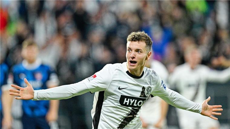 Kein Wechsel zu Werder: Stürmer Fisnik Asllani unterschrieb einen neuen Vertrag in Hoffenheim.