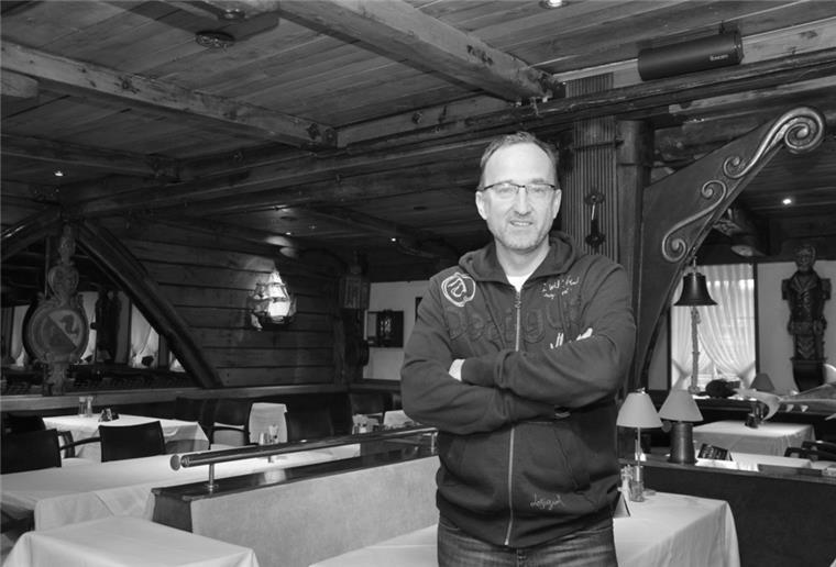 Kenneth Natusch-van Kesteren ist tot Kenneth Natusch-van Kesteren ist am Freitag verstorben.