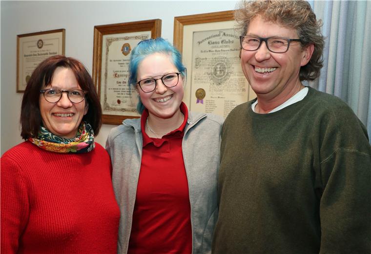Ein ganz neuer Denkansatz Kerstin (von links), Anne und Christian Struckmeier sind von der Idee zur Gründung einer solidarischen Landwirtschaft überzeugt. Sie engagieren sich stark für eine gesunde Umwelt. Foto: Hellwig
