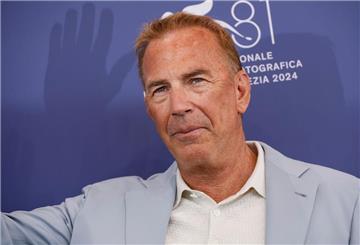Kevin Costner stellt in Venedig „Horizon: An American Saga (Chapter 2)“ vor.