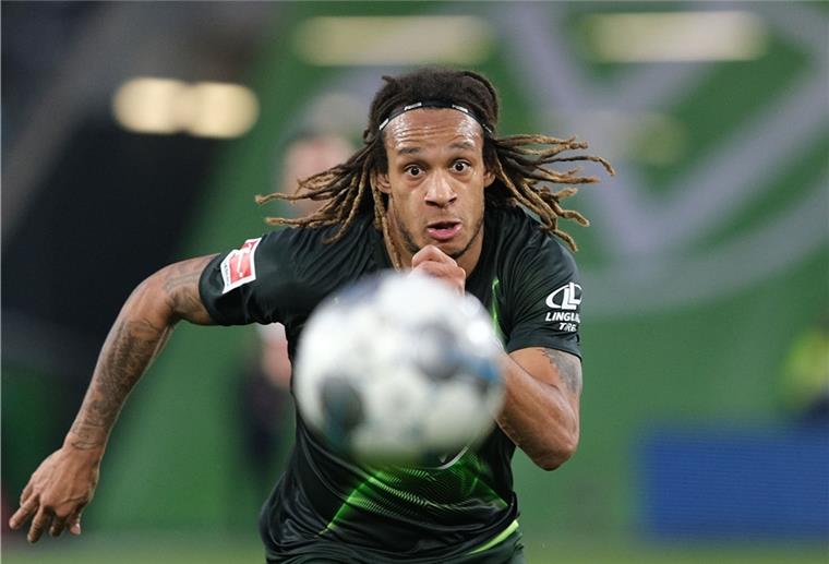 Bundesliga: Corona-Fall beim VfL Wolfsburg Kevin Mbabu vom VfL Wolfsburg ist positiv getestet worden.