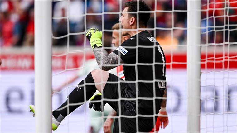 1:4 gegen Bremen: Heidenheim muss in die Relegation Kevin Müller kehrte nach auskurierter Gehirnerschütterung in die Startelf zurück.