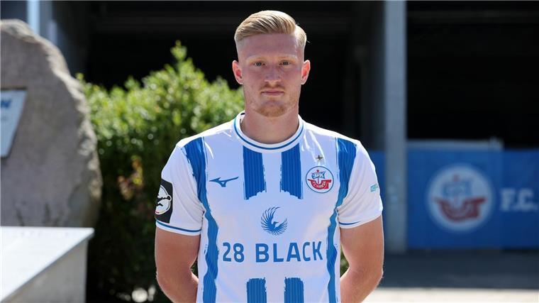 Kevin Schumacher wechselt vom Fußball-Drittligisten FC Hansa Rostock zum Ligarivalen nach Osnabrück.