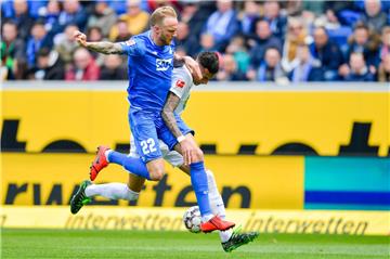 Kevin Vogt (hier noch im blauen Hoffenheimer Trikot) setzt bei Werder Bremen auf den Faktor Mut.