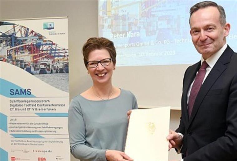 Stromkaje Bremerhaven: Digitale Einparkhilfe für Schiffe Bundesverkehrsminister Dr. Volker Wissing und Häfensenatorin Dr. Claudia Schilling