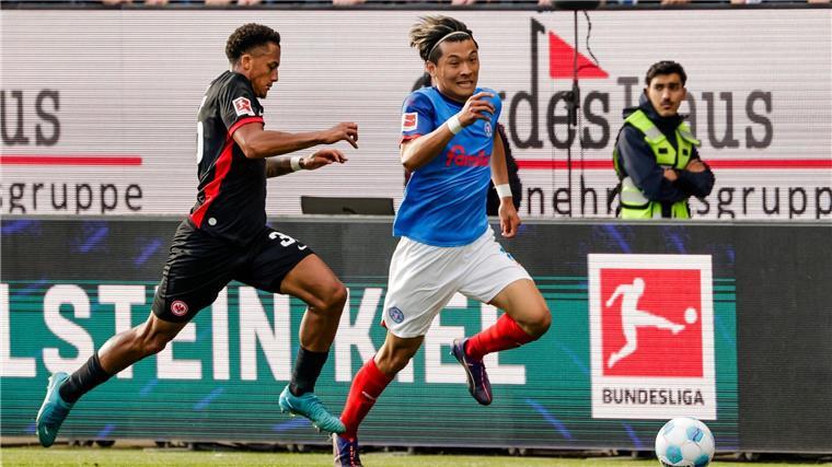 Kiels Japaner Shuto Machino läuft dem Frankfurter Tuta davon.
