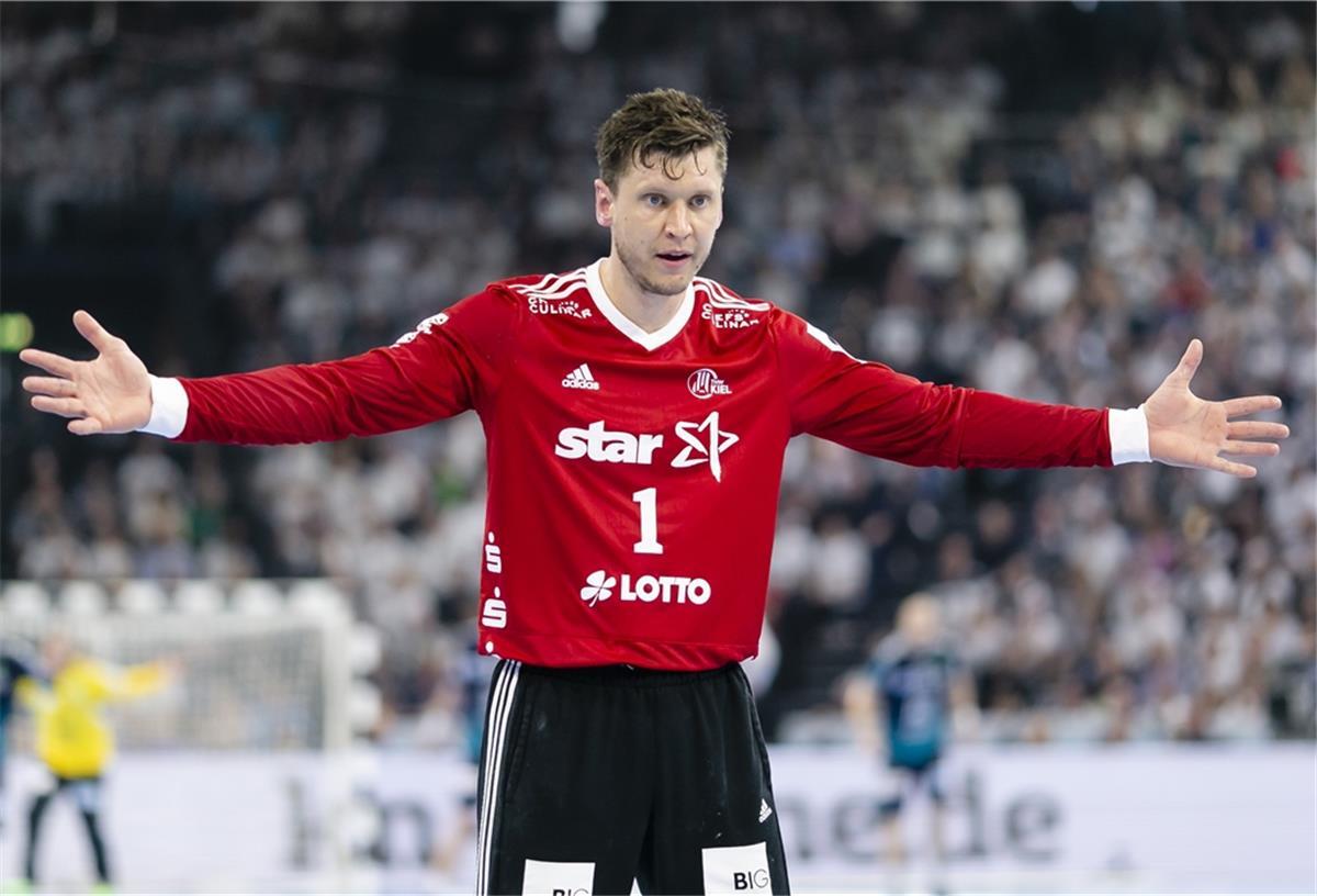 Kiels Torwart Niklas Landin erhält eine Auszeichnung für seine Leistungen im vergangenen Jahr.