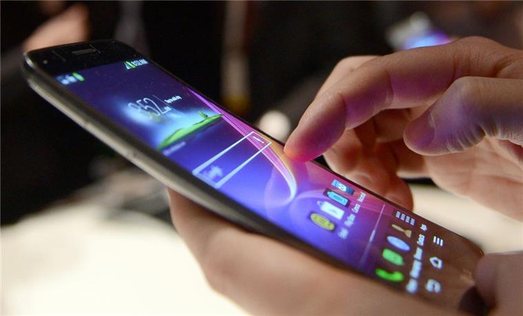 Kind bekommt Handy zu Weihnachten und ruft 19-mal die Polizei Kinder probieren am Smartphone gerne mal was aus - durchaus auch zum Ärger der Polizei.