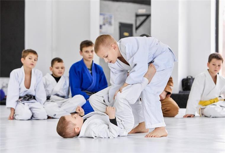 Mehr als nur Sport - Darum lohnt es sich, Mitglied in einem Sportverein zu sein Kinder und Jugendliche profitieren oft von Vereinssportarten.