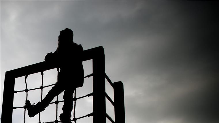 Kinder und Jugendliche stärker von Armut gefährdet Kinder und Jugendliche unter 18 Jahren sind in Niedersachsen laut Statistischem Landesamt übermäßig von Armut gefährdet. (Symbolbild)