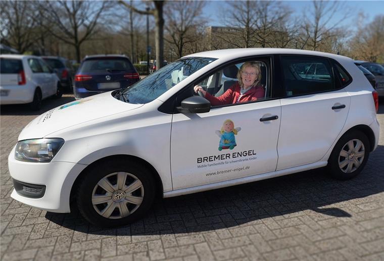 Zwei Engelsschwestern für Bremerhaven Kinderkrankenschwester Beate Tinnemeyer von den Bremer Engeln fährt zu schwer kranken Kindern, die nach einem Aufenthalt in der Bremer Kinderklinik noch Unterstützung brauchen. Bald gibt es auch in Bremerhaven zwei Engelsschwestern.