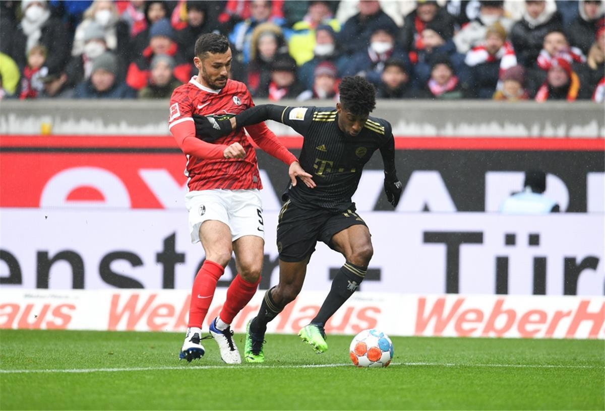 Kingsley Coman (rechts) war in der Partie in Freiburg unrechtmäßig auf dem Feld.