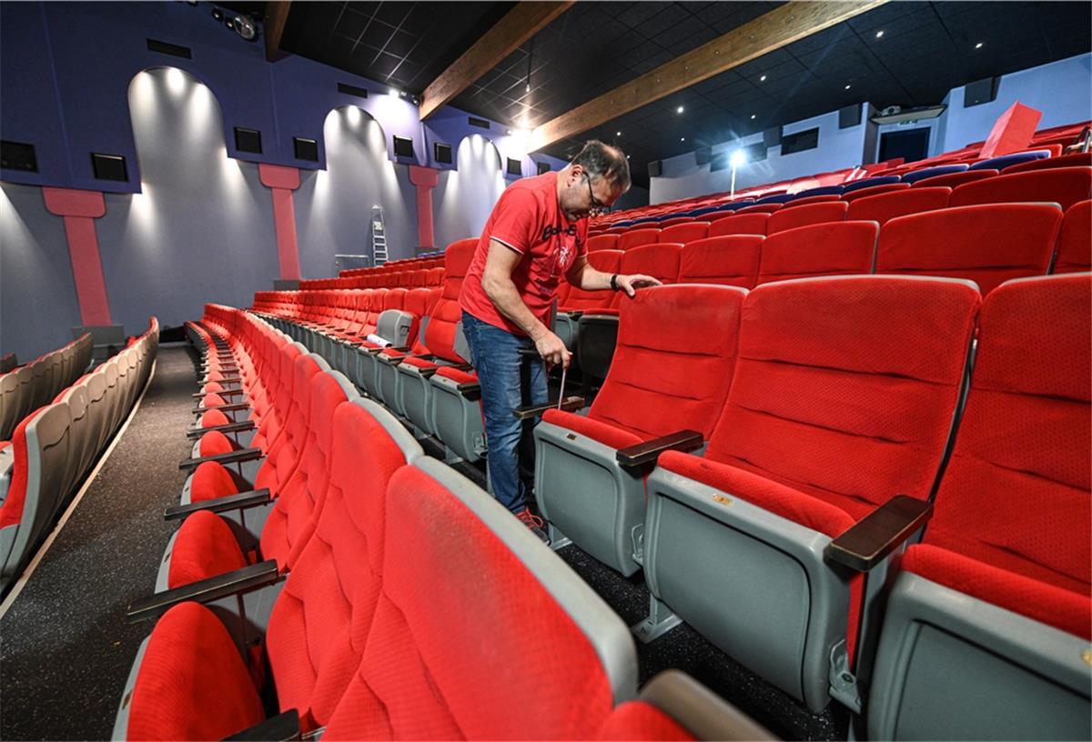 Kinos und Theater öffnen ab 12. Juni im Land Bremen Kinos dürfen wieder öffnen, man muss mit gebührendem Abstand sitzen und darf ohne Grund nicht aufstehen.