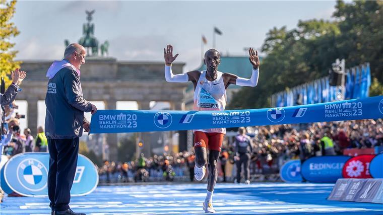 Kipchoge ist Rekordsieger des Berlin-Marathons.