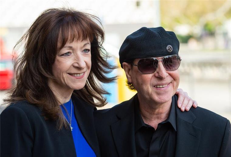 60 Jahre Scorpions: Darum sind sie solche Weltstars Klaus Meine und seine Ehefrau Gabi sind seit Jahrzehnten unzertrennlich. (Archivbild)