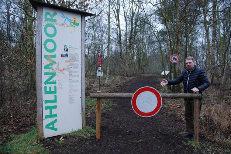 Geestland: Erlebnispfad Ahlenmoor ist gesperrt Klaus Pülsch ist verärgert: Der Erlebnispfad Ahlenmoor in Flögeln ist gesperrt. Dabei hatte der Heimatverein Kranichkring seit Jahren schon auf die Missstände hingewiesen.