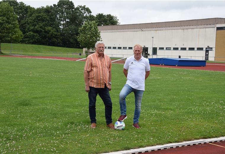 Klaus Rieger (rechts) und Max-Peter Michel waren lange Jahre die Vorsitzenden des 1. FC Nordenham.