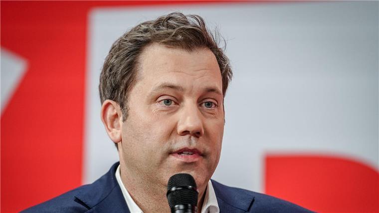 SPD-Chef Klingbeil verteidigt Wahlkreis in der Heide Klingbeil gewinnt den Wahlkreis Rotenburg I - Heidekreis.
