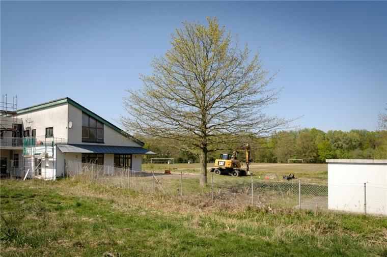 Bremerhaven: "Sahnestück" als Bauland direkt am Park Knapp 26000 Quadratmeter ist das Baugebiet am Bürgerpark in Bremerhaven groß. Nördlich der neuen Kita (auf dem Bild links) ist Platz für 20 Einfamilienhäuser. Auf der Westseite soll ein Kinderspielplatz gebaut und auf der Südseite dürfen Mehrfamilienhäuser errichtet werden.