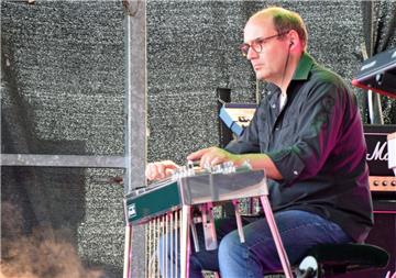 Knapp 4000 Besucher waren beim Musiksommer im Schaufenster Fischereihafen. Auf d...
