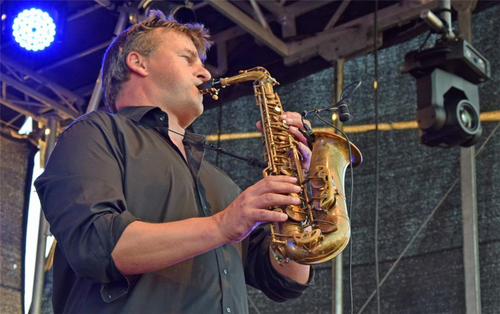 Knapp 4000 Besucher waren beim Musiksommer im Schaufenster Fischereihafen. Auf d...