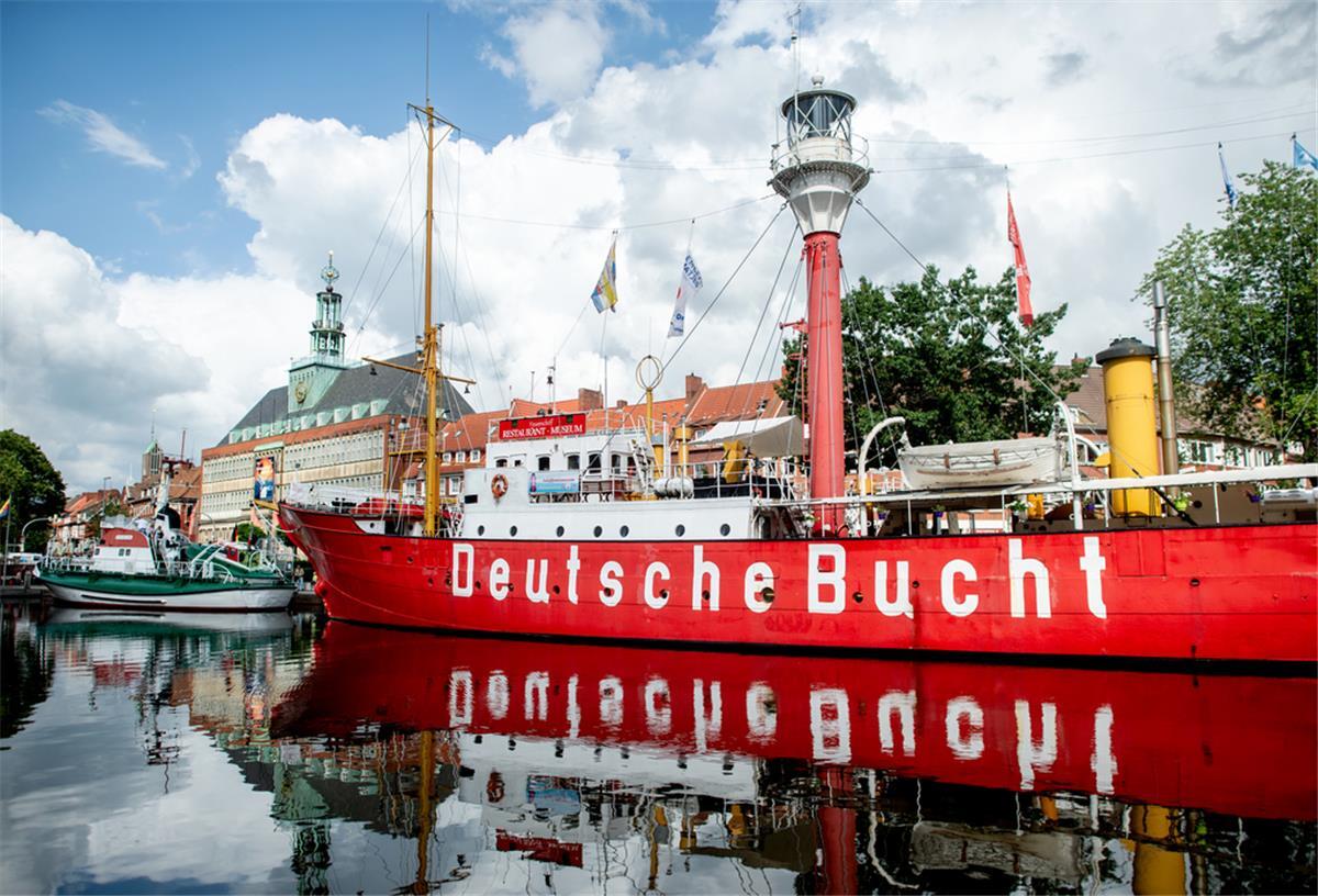 Knapp drei Jahre nach der Grundsanierung und einer zwischenzeitlichen Sabotage öffnet an diesem Sonntag das Emder Museumsfeuerschiff „Amrumbank/Deutsche Bucht“ wieder für Besucher.