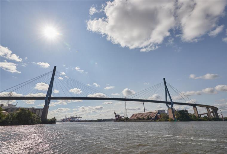 Elbtunnel dicht, Köhlbrandbrücke gesperrt: Auf Autofahrer kommen Staus zu Köhlbrandbrücke