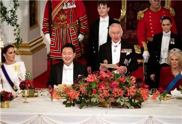 König Charles III. während seiner Rede beim Staatsbankett für den südkoreanischen Präsidenten Yoon Suk Yeol im Buckingham Palace.