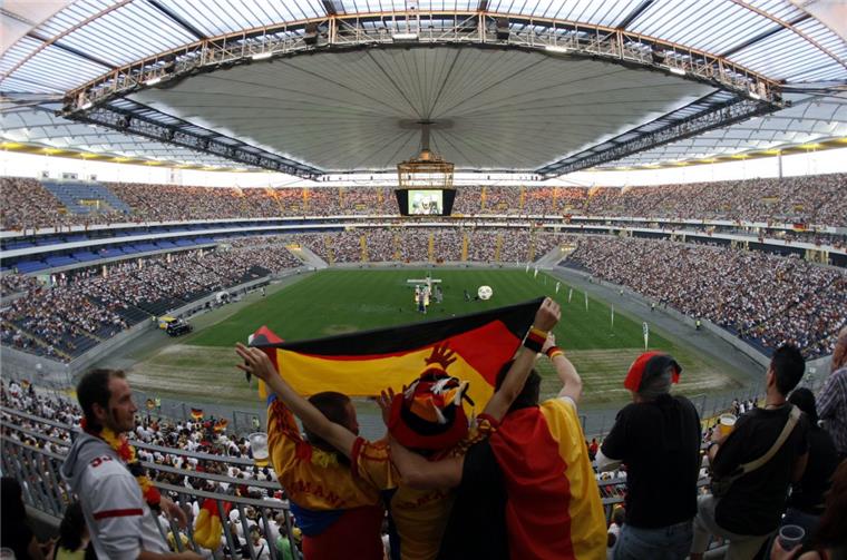 3 Dinge, die Du noch nicht über die Fußball-EM wusstest König Fußball regiert während der Europameisterschaft in den nächsten Wochen wieder in Deutschland.