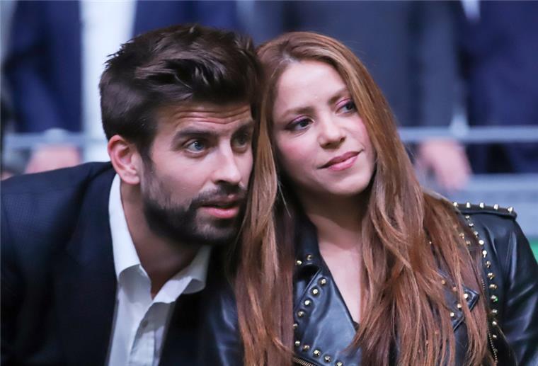 Liebes-Aus beim Traumpaar: Shakira und Piqué trennen sich Kolumbiens Pop-Superstar Shakira („Waka Waka“, „Hips Don't Lie“) und der spanische Fußball-Weltmeister Gerard Piqué haben nach zwölf Jahren ihre Beziehung beendet.