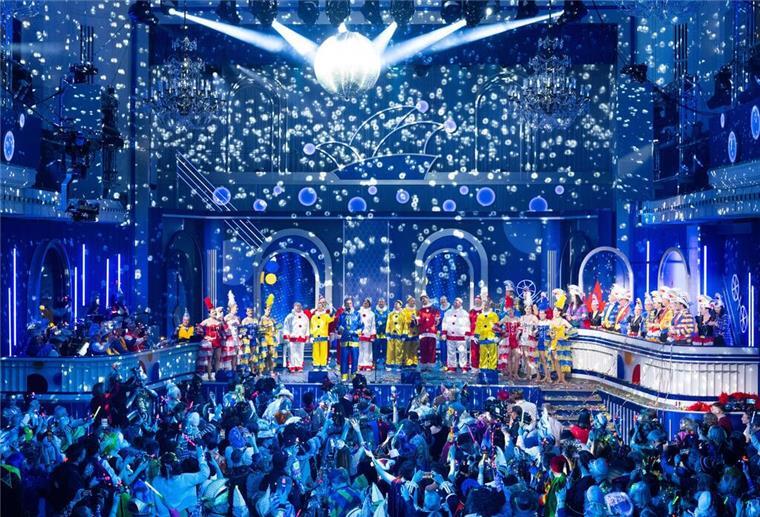 Helau! 70 Jahre „Mainz bleibt Mainz“ Konfetti regnet von der Decke bei der Mainzer TV-Fastnacht.