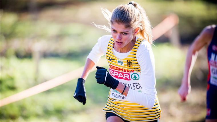 Klosterhalfen holt bei Cross-EM Silber Konstanze Klosterhalfen gewann bei der Cross-EM in Antalya Silber.