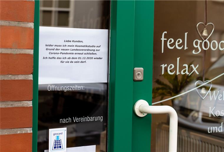 Kosmetikstudios müssen nach der gültigen Corona-Verordnung im November schließen.