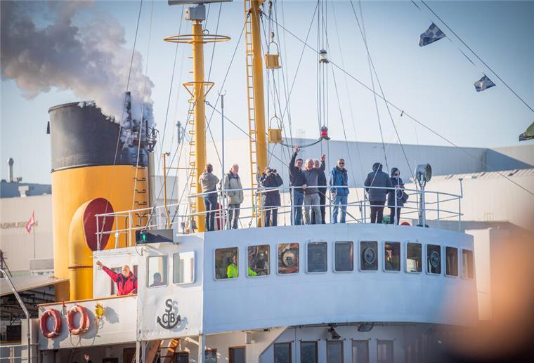 Bremerhaven: Touristen-Steuer soll Traditionsschiffe unterstützen Dampf-Eisbrecher "Wal"