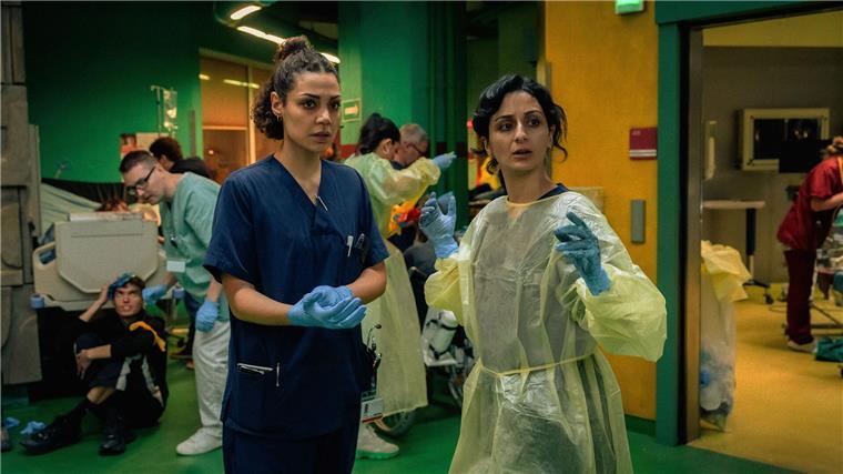 Streaming: Diese Serien-Highlights starten im Februar bei Netflix und Co. „Krank Berlin“ ist der Titel einer Serie bei Apple*, die in einer Notaufnahme spielt und neben Humor auf hohes Tempo setzt.