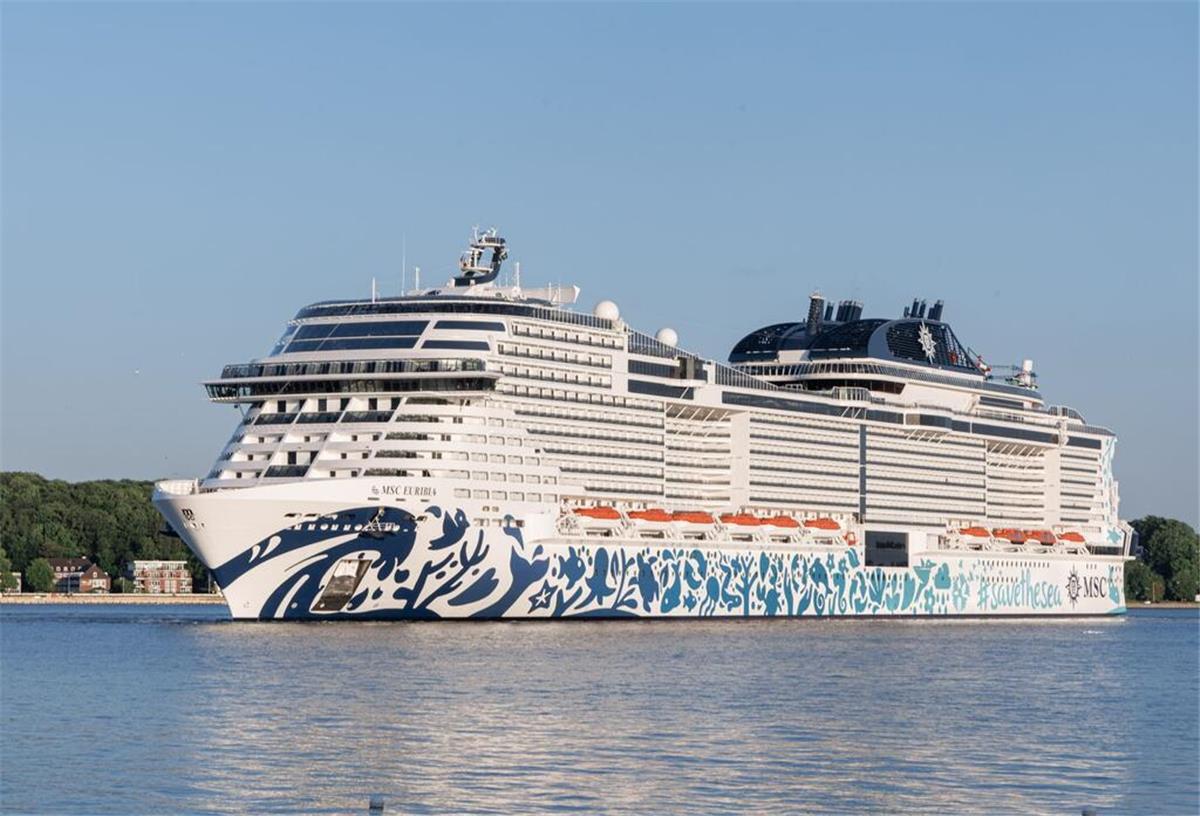 Die Euribia liegt im Hafen von Kiel.