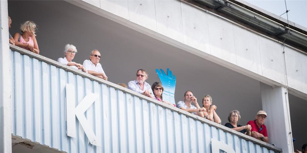 Kreuzfahrt-Quartett in Bremerhaven: Vier Kreuzfahrtschiffe legen an der Columbus...