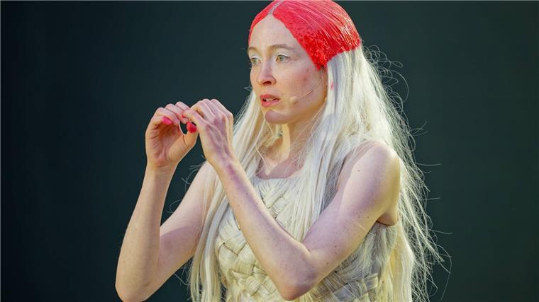 Kriemhild Hamann als zunächst zerbrechliche, dann rachedurstige Kriemhild. (Archivfoto)