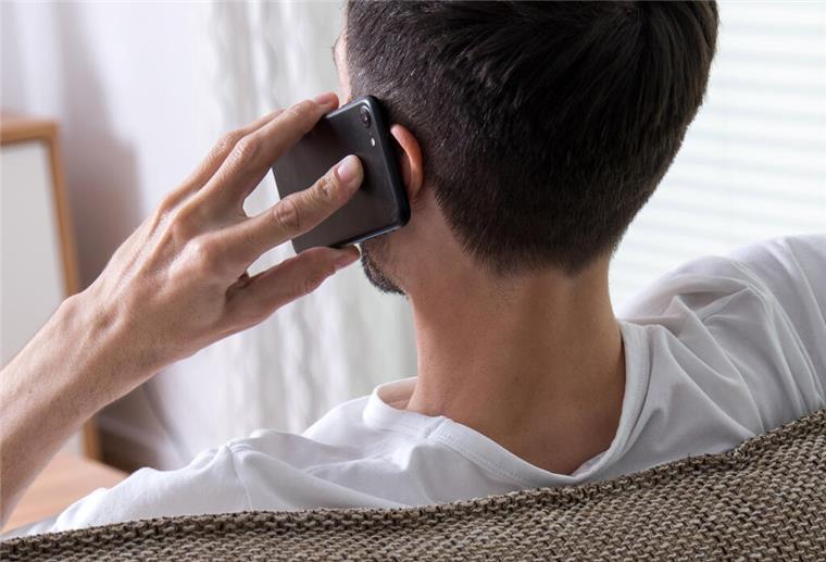 Bundesnetzagentur schlägt Alarm: Bei diesen Vorwahlen solltet ihr nicht ans Telefon gehen Kriminelle nutzen WhatsApp-Anrufe mit ausländischen Vorwahlen für Betrugsversuche. Die Bundesnetzagentur gibt Tipps, wie man sich schützen kann.