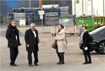 Krisentreffen auf der Lloyd Werft: Insolvenzverwalter Per Hendrik Heerma, Oberbürgermeister Mef Grantz, die Senatorinnen Kristina Vogt und Claudia Schilling.