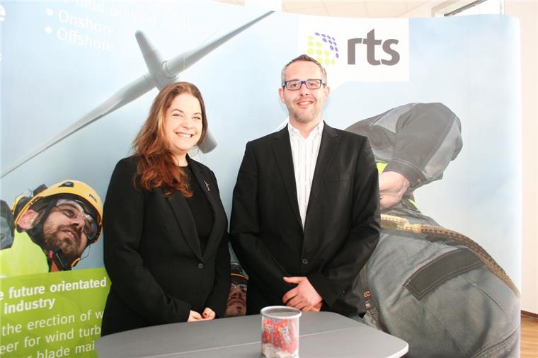 Kristin Schmidt und Nils Kühn freuen sich über die neue Niederlassung in Bremerhaven.