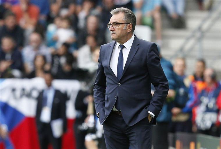 Kroatiens Trainer Ante Cacic war nach der Partie gegen die Tschechen außer sich. Er verurteilte die Vorfälle als "Schande vor den Augen ganz Europas". 